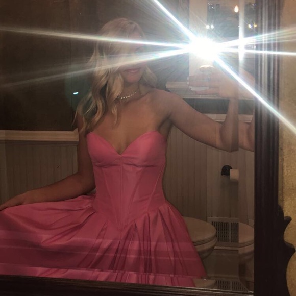 Meet your Posher, Aubrey - Picture 2 of 3